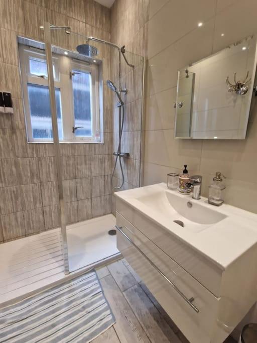 Quintessentially 'London' Flat Eksteriør billede